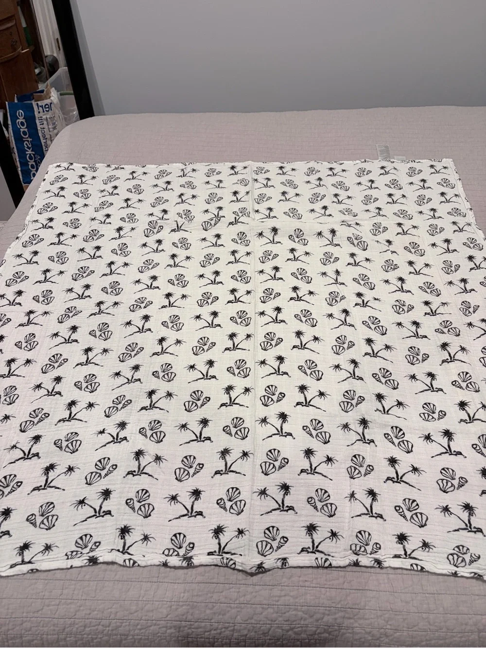 Aden + Anais Classic Muslin Swaddle Blanket – Beach Palm Tree & Seashell Print